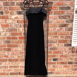 Alex Evenings Black Velvet  Dress 8P with Wrap